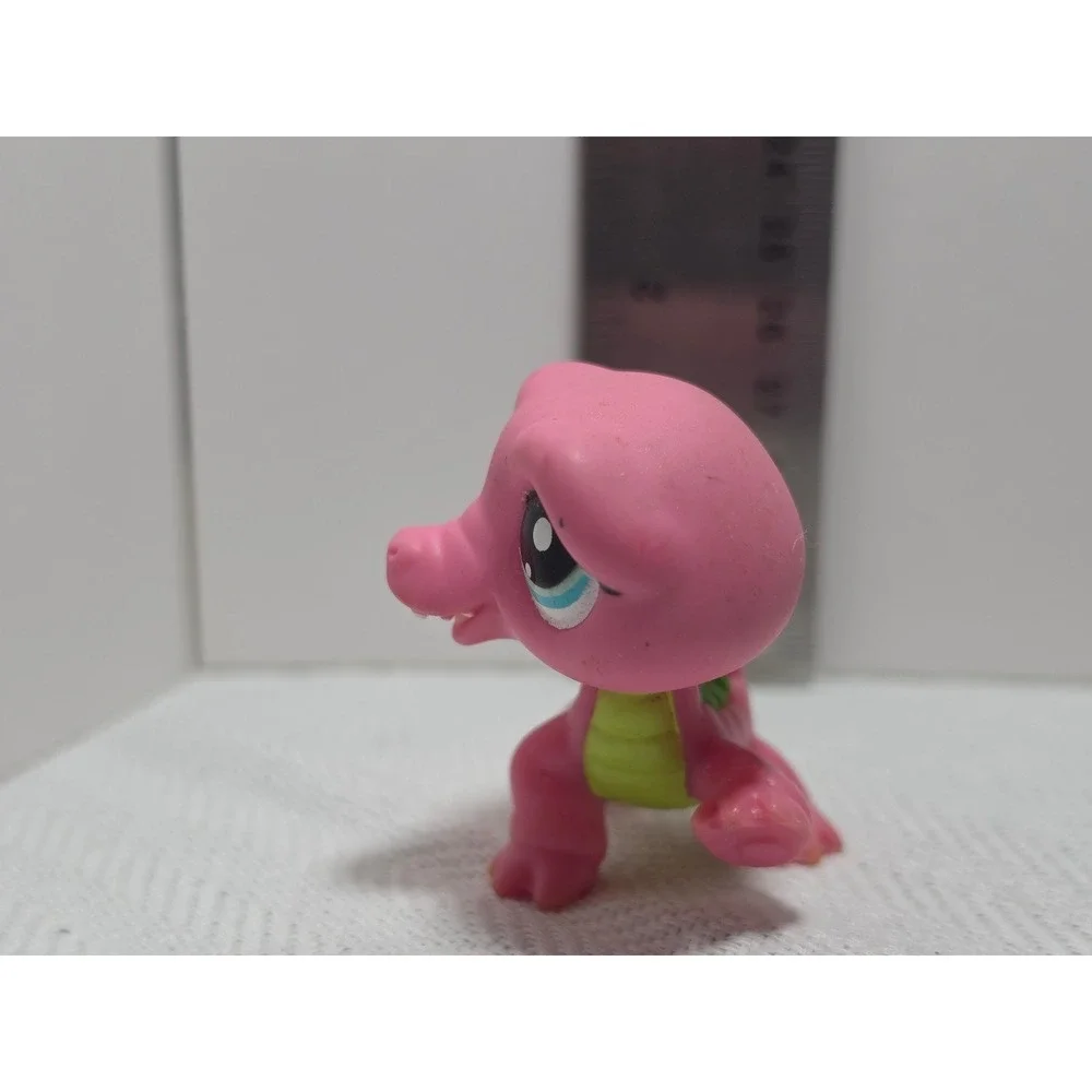 LPS Littlest Pet Shop Crocodile Figure, model #1464 pink green replacement Toy